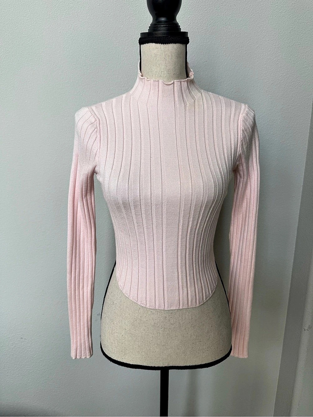 HYFVE Ribbed Turtleneck Sweater in Pink Size Small Like New